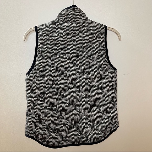 NWOT JCREW Herringbone puffer vest black and cream Size XS - Picture 8 of 10
